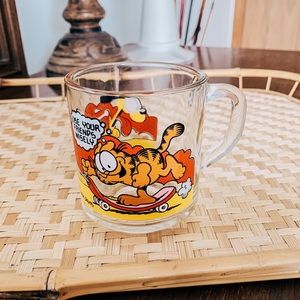 Vintage 1978 Garfield mug